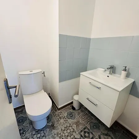 Climatisee Confort Grand Jardin Clos Avec Piscine, Proche