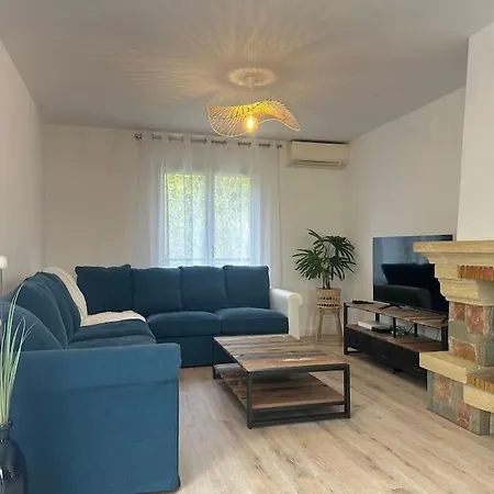 Climatisee Confort Grand Jardin Clos Avec Piscine, Proche *